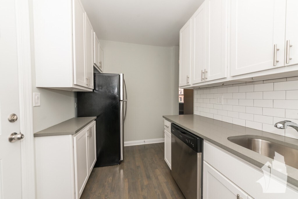 Building Photo - 4547 N Leavitt St
