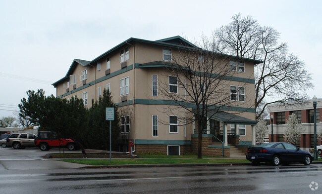 Primary Photo - Senator Apartments