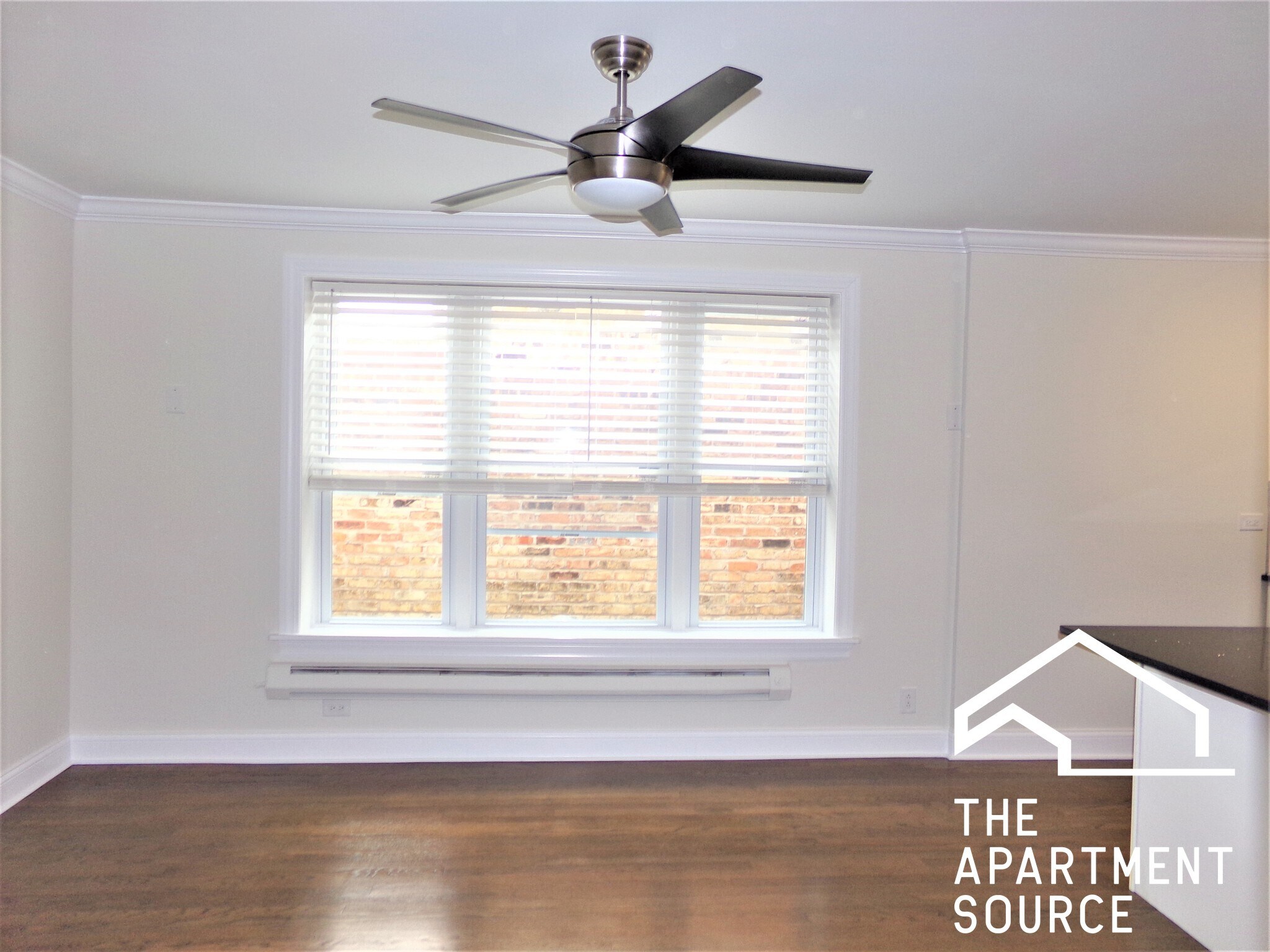 Building Photo - 914 Green Bay Rd