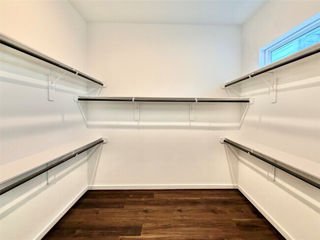 Building Photo - 5815 Fairdale Ln