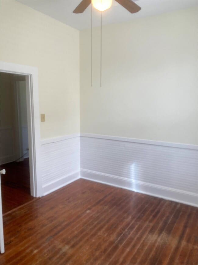 Building Photo - 817 10th St