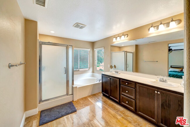Building Photo - 27060 Mountain Willow Ln