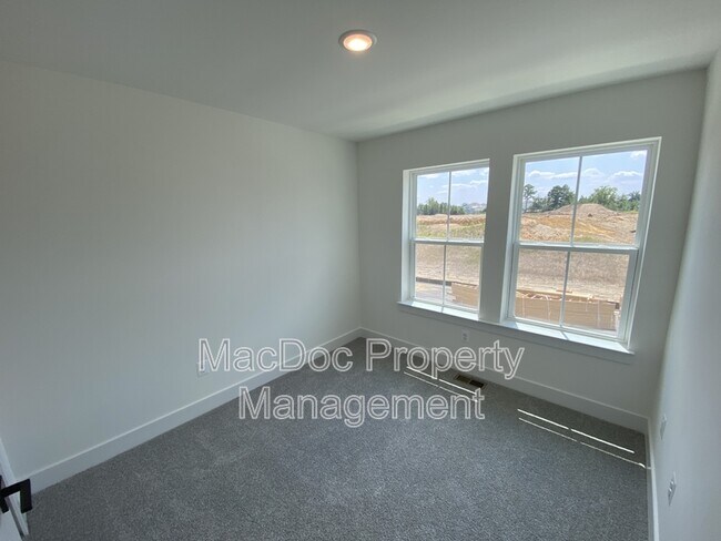 Building Photo - 4815 Jackson Vlg Pkwy