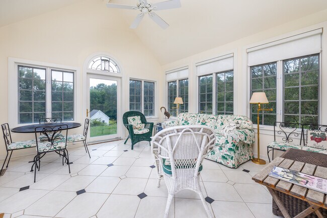 Building Photo - 43 Butternut Rd