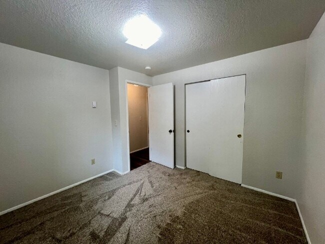 Building Photo - 8010 S Bicentennial Loop SE