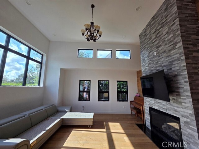 Building Photo - 915 S Rimpau Blvd