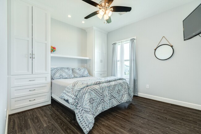 Building Photo - 12940 John Reynolds Rd