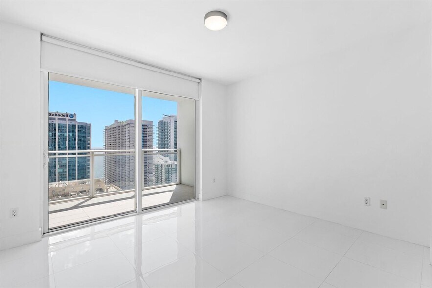 Building Photo - 1080 Brickell Ave