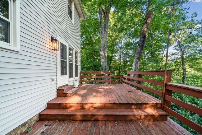Building Photo - Pet Friendly Three Bedroom!