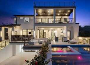 Building Photo - 12885 Park Dr