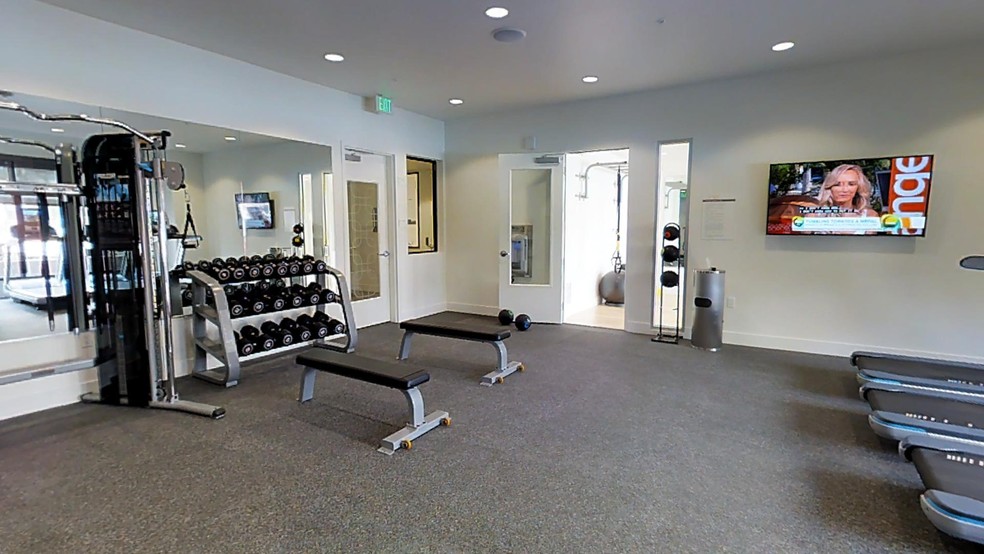 Fitness Center/Yoga Room - One Hundred Grand