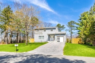 Building Photo - 371 S River Rd