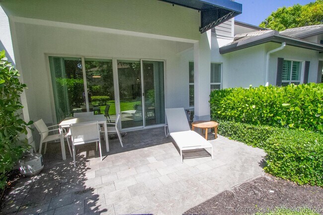 Building Photo - 23045 Clear Echo Dr