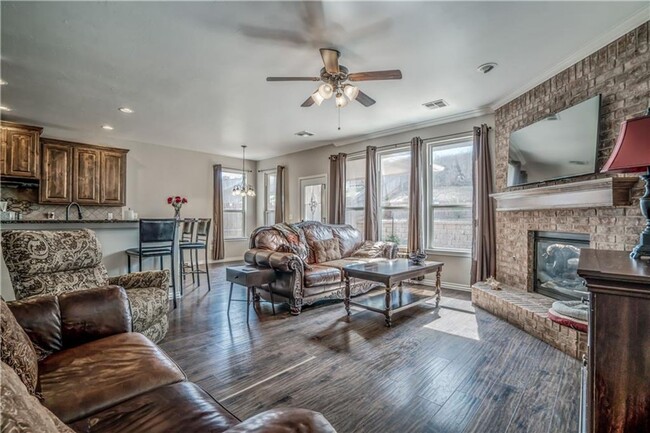Building Photo - Deer Creek Schools + 4 bedroom + Gated Com...