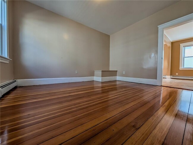 Building Photo - 364 Academy Ave