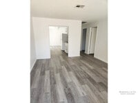 Building Photo - NEW REMODEL!!! Spacious 2br/1ba, A/C, LRG....