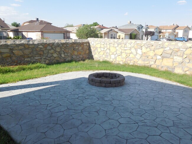 Building Photo - 11232 Whitey Ford St