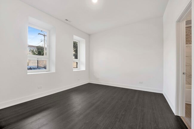 Building Photo - 1814 S Throop St