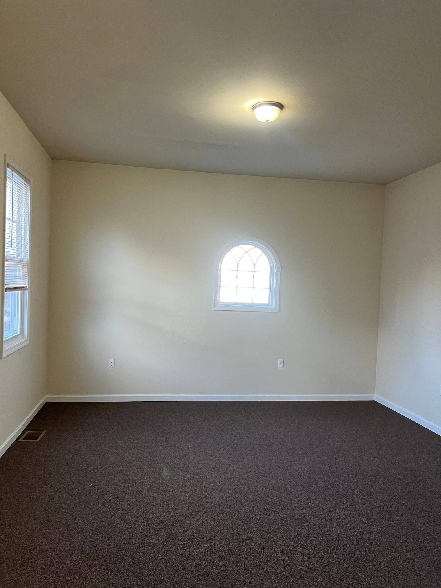 Master Bedroom - 818 Whitelock St