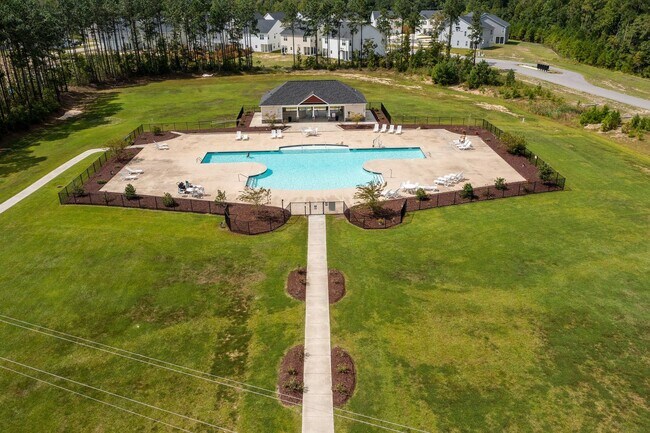 Building Photo - Welcome to Onslow Bay!