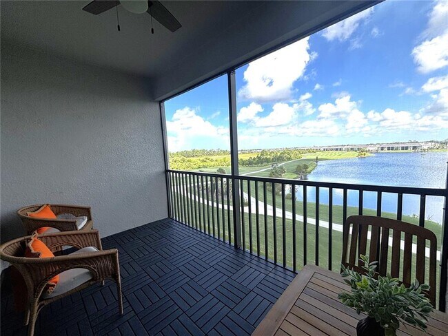 Building Photo - 12140 Wellen Golf St
