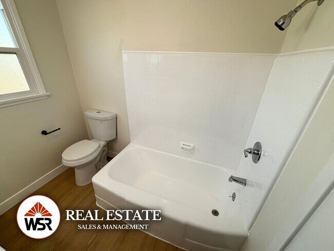 Building Photo - Fully Renovated 3BD/1.5BA House | Eucalyptus Ave, Moreno Valley