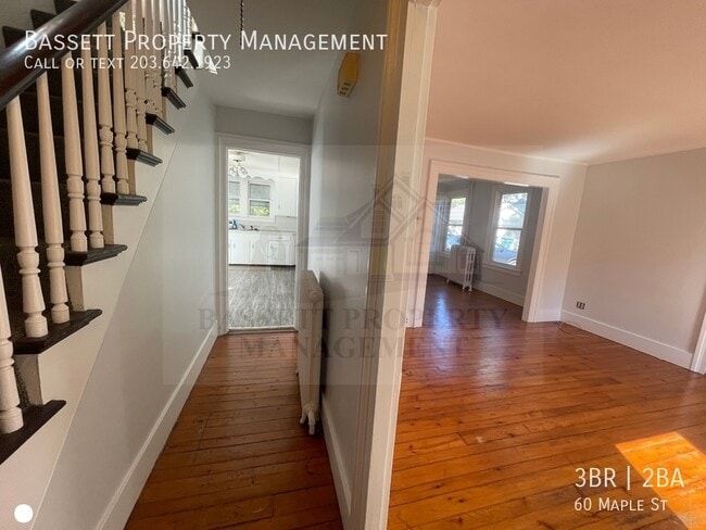 Building Photo - 60 Maple St