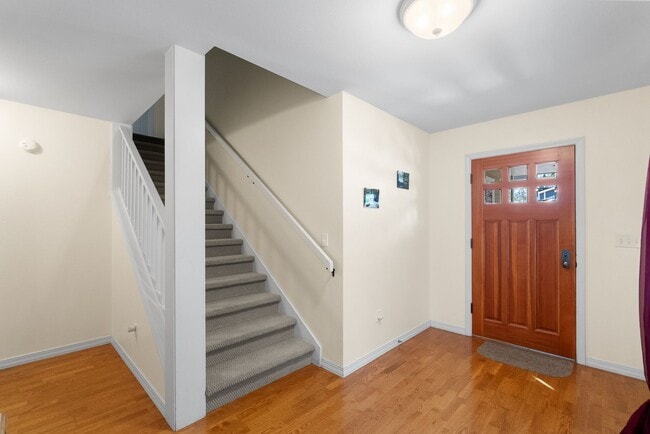 Building Photo - Furnished 2 BR + Den/2.5 BA Whitefish Townhome Available for 1 Month May 17-June 16, 2026