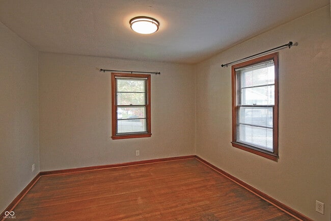 Building Photo - 545 E Westfield Blvd