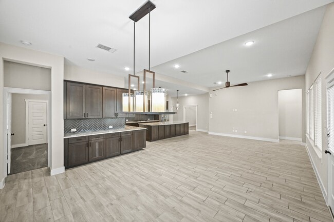 Building Photo - 15914 Dedication Dr