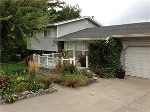 Building Photo - 1097 Grove Creek Dr