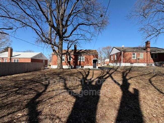 Building Photo - 17 St Genevieve Ct