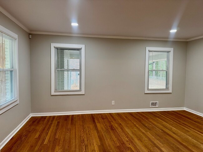 Building Photo - Awesome in Atlanta - 4 Bedrooms