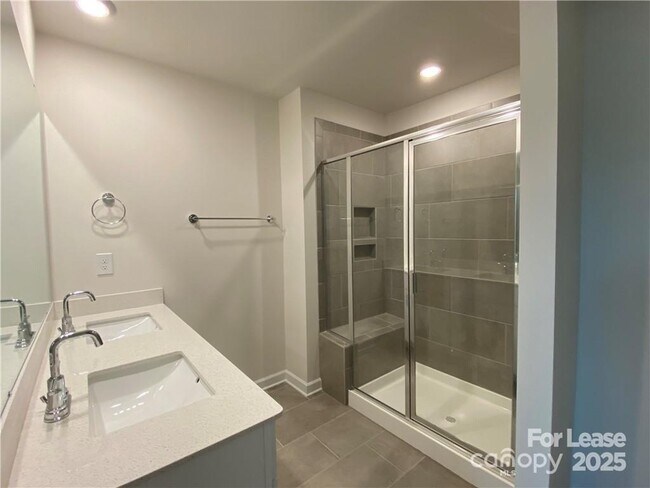 Building Photo - 2511 Arbor Loop Dr