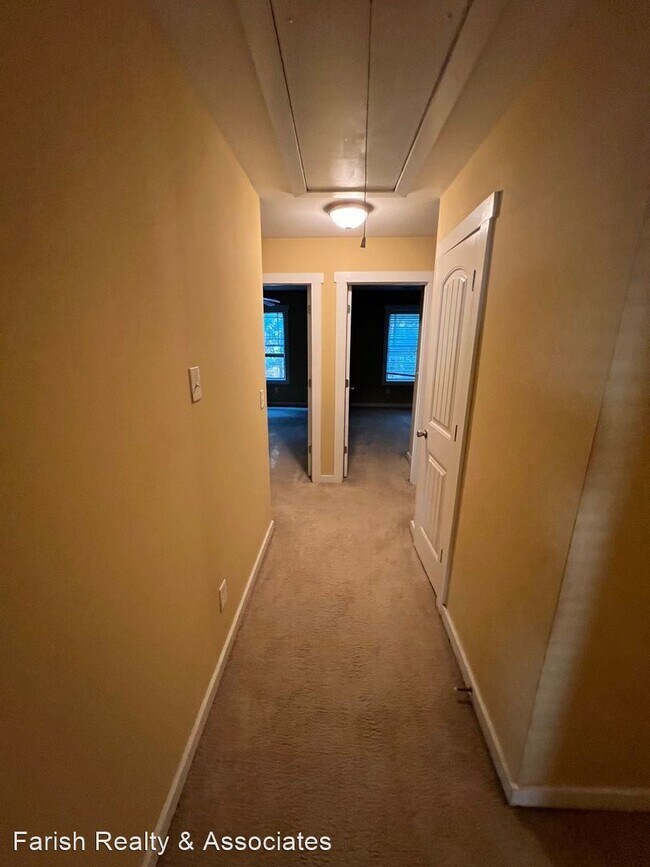 Building Photo - 3 br, 2.5 bath House - 407  North Lake Dr....