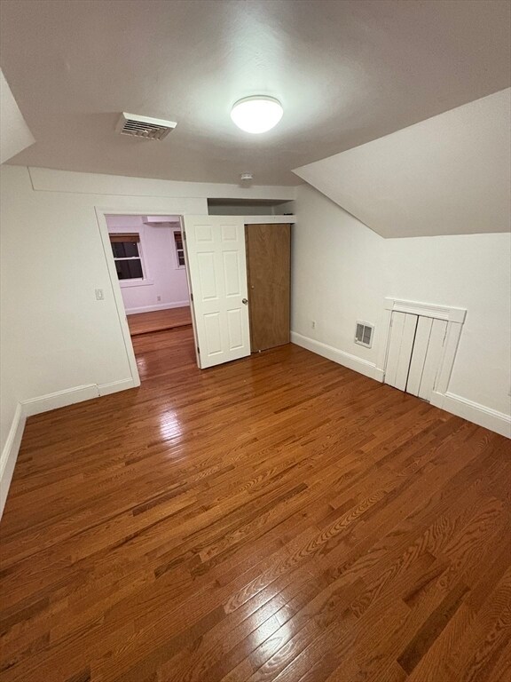 Building Photo - 20 Jones