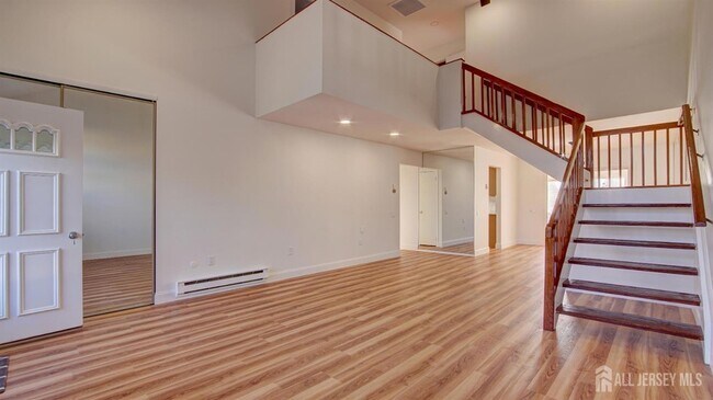 Building Photo - 368 Metuchen Dr