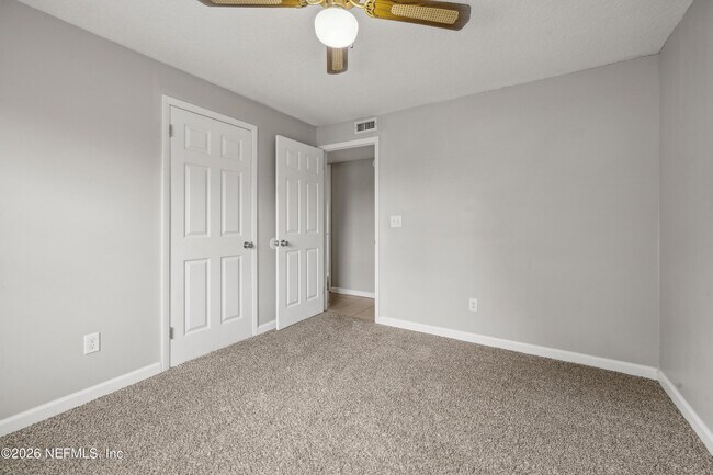 Building Photo - 7600 Pheasant Run Dr