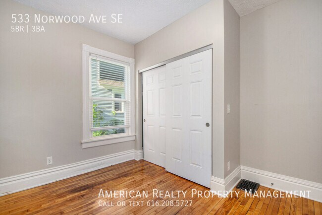 Building Photo - 533 Norwood Ave SE