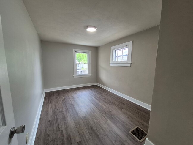 Building Photo - Cozy 2 Bedroom Ranch
