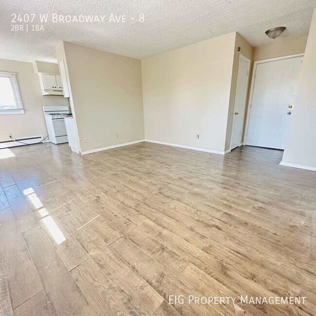 Building Photo - Available 6/20/2024