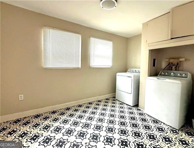 Building Photo - 1449 Lynford Dr SW