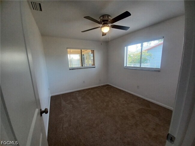 Building Photo - 3305 SW 7th Pl