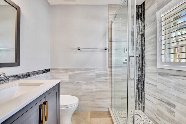 Building Photo - 1744 SE 9th St