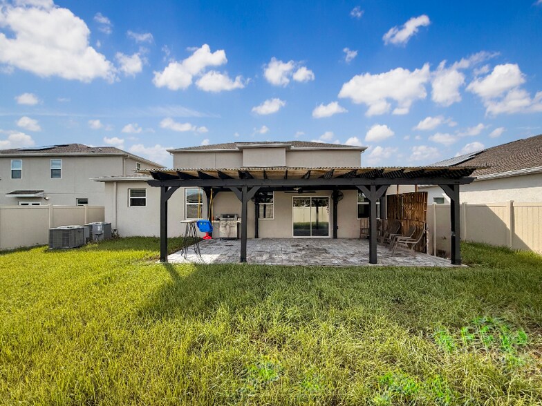 Building Photo - 4411 Holstein St