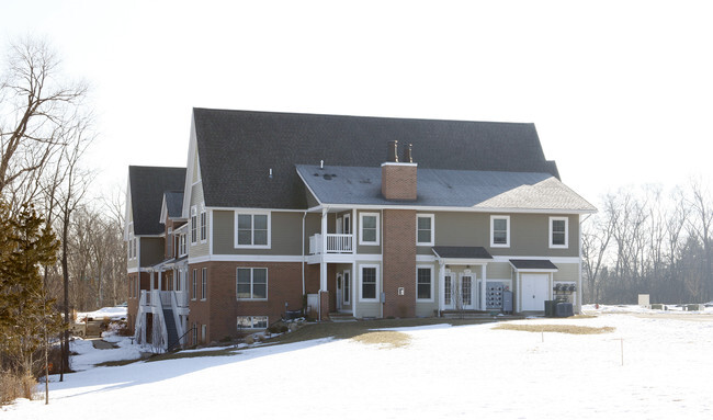 Building Photo - Blue Heron Pond