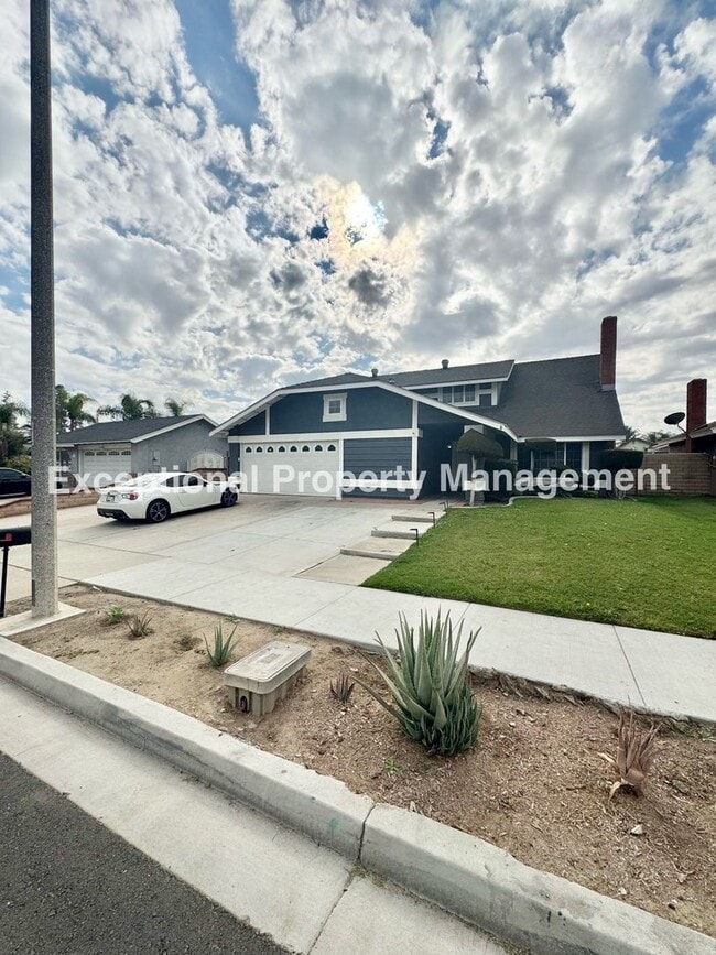 Building Photo - Ready to move in 3 bed 3 bath home!