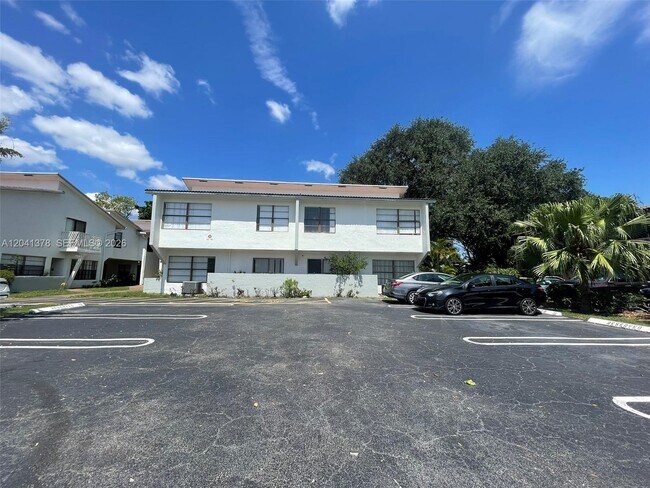 Building Photo - 2580 Coral Springs Dr