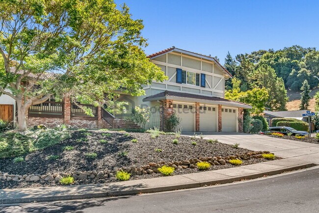 Building Photo - 30 Pony Ct