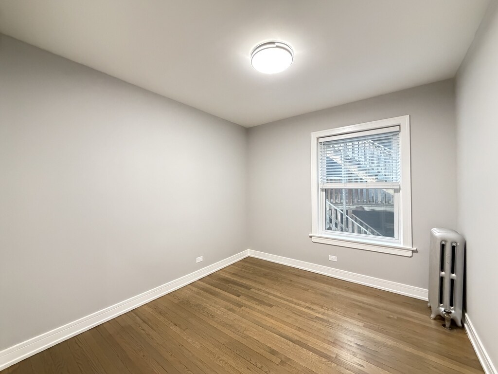 Building Photo - 5454 N Paulina St